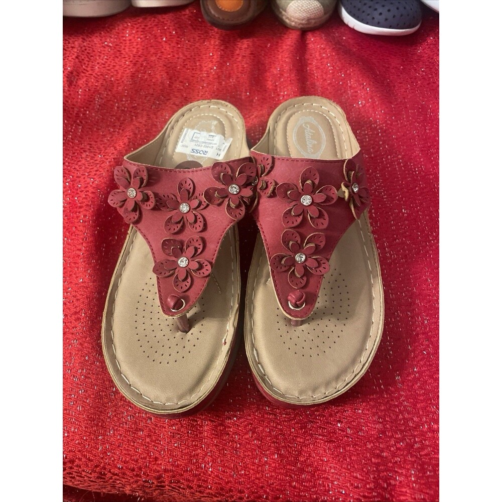 Red Floral Accented Studded Wedge Thong Slip-On Sandals Women's Size 8 Synthetic